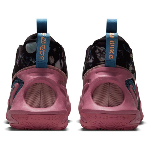 Nike Cosmic Unity 2
